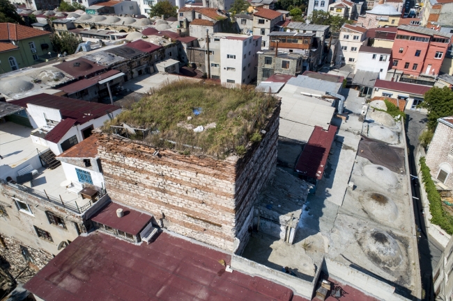 Tahtakale'ye adını veren kalenin burcu gün yüzüne çıktı